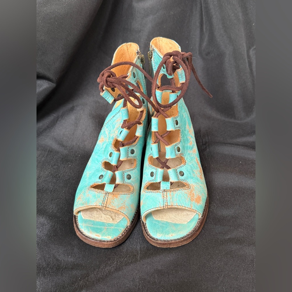 Bed Stu Osanna Turquoise Lace Up Block Heel Sandals in Excellent Condition